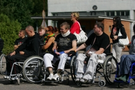 Sporta spēles cilvēkiem ratiņkrēslos